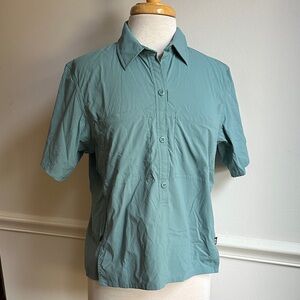 REI women's camp shirt short sleeve pockets, button front size medium EUC